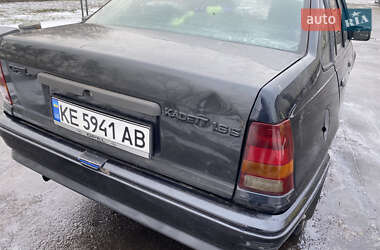 Седан Opel Kadett 1990 в 