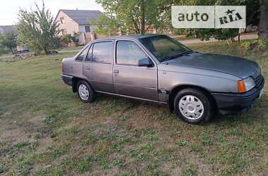 Седан Opel Kadett 1987 в Мурованых Куриловцах