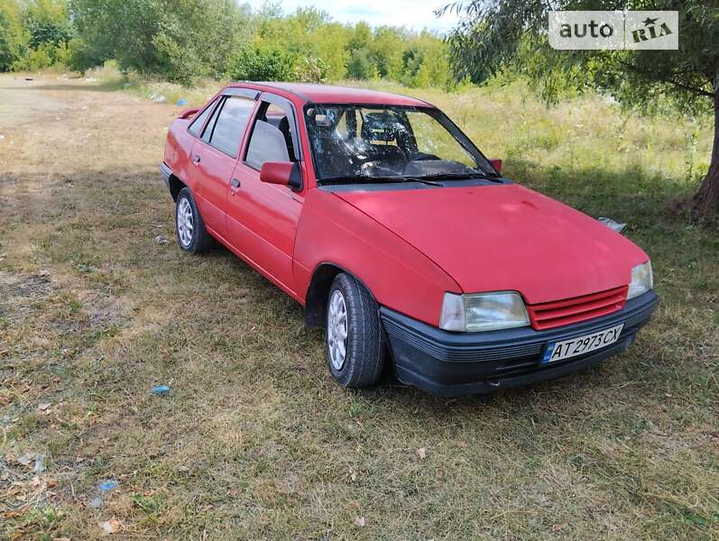 Седан Opel Kadett 1990 в Обертине