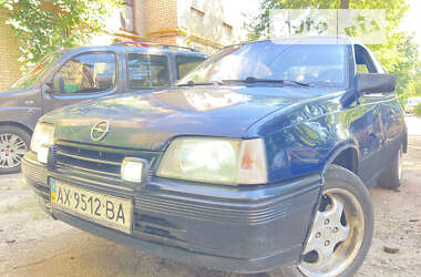 Хэтчбек Opel Kadett 1988 в Харькове