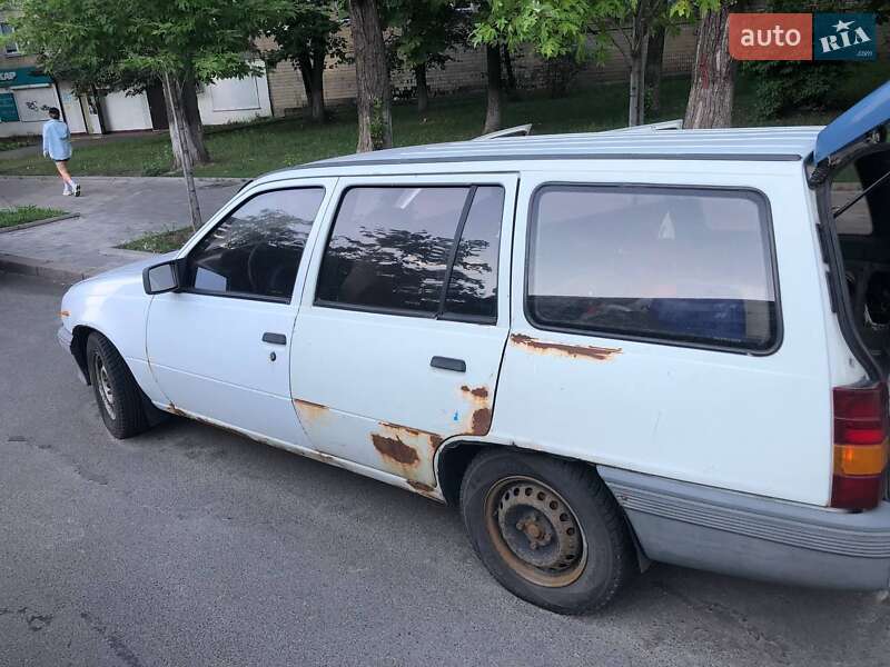 Універсал Opel Kadett 1986 в Києві