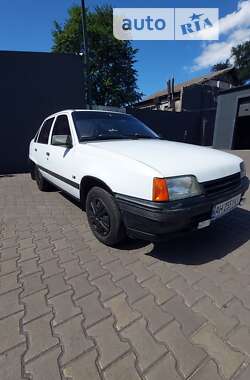 Седан Opel Kadett 1991 в Каменском