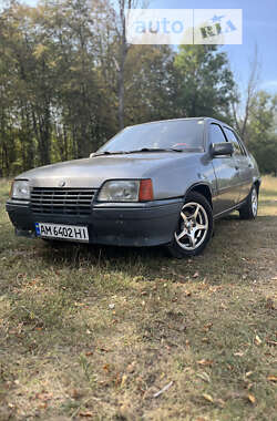 Седан Opel Kadett 1987 в Малині