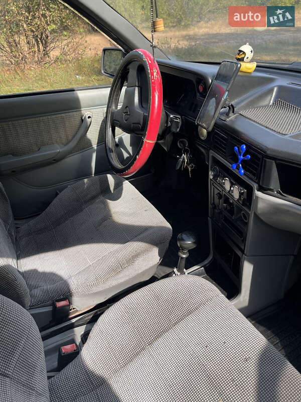 Седан Opel Kadett 1987 в Малине