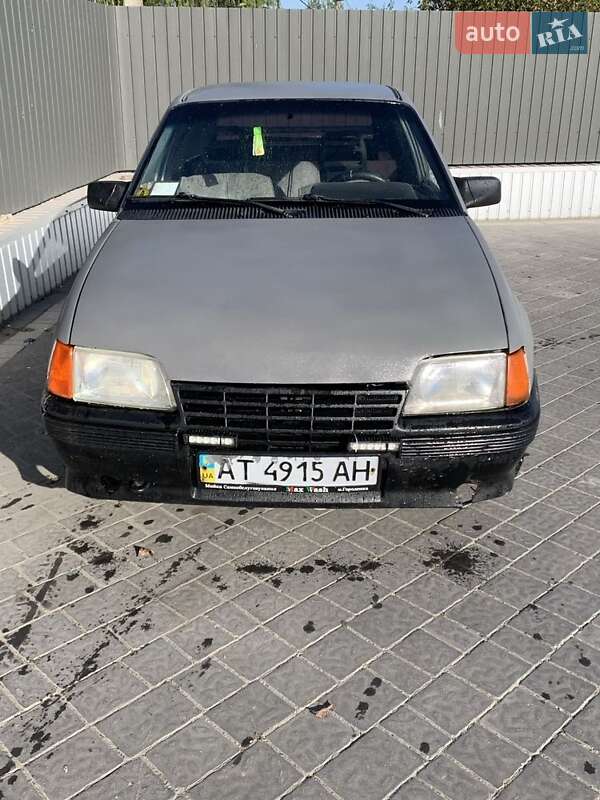 Хэтчбек Opel Kadett 1986 в Городенке фото 5 Хэтчбек Opel Kadett 1986 в Городенке