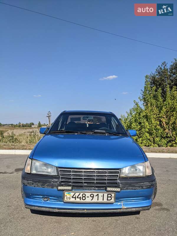 Седан Opel Kadett 1988 в Надворной