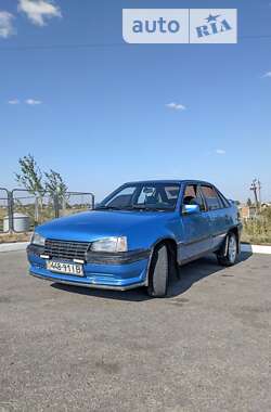 Седан Opel Kadett 1988 в Ізюмі