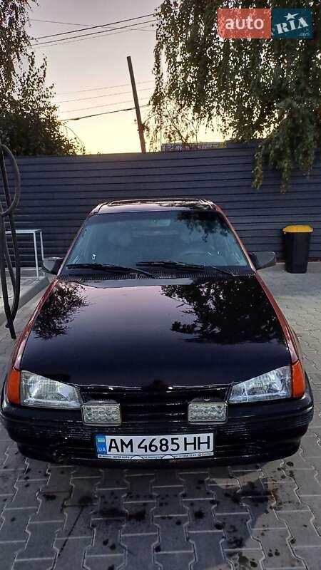 Хэтчбек Opel Kadett 1991 в 