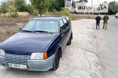 Універсал Opel Kadett 1988 в Кам'янському