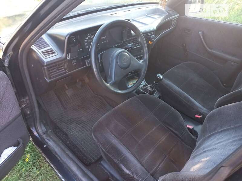 Седан Opel Kadett 1991 в Рівному