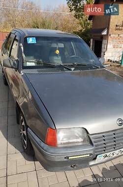 Седан Opel Kadett 1988 в 
