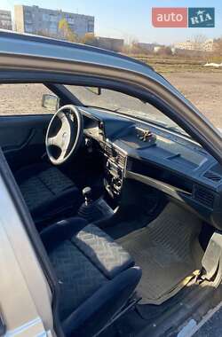 Седан Opel Kadett 1985 в 