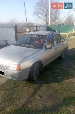 Седан Opel Kadett 1991 в Хотині