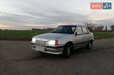 Седан Opel Kadett 1988 в Лубнах