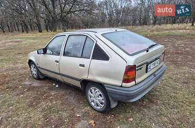 Хетчбек Opel Kadett 1990 в Дніпрі