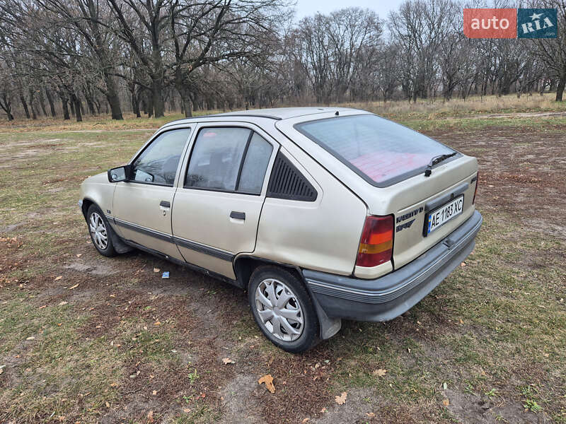 Хетчбек Opel Kadett 1990 в Дніпрі