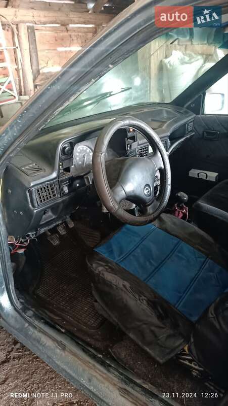 Седан Opel Kadett 1988 в Гвоздеце