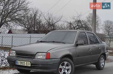 Седан Opel Kadett 1988 в Миргороде