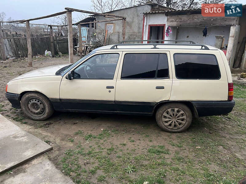 Універсал Opel Kadett 1986 в Ізмаїлі