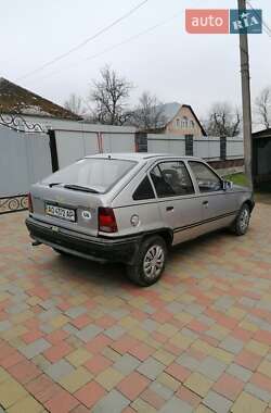 Хетчбек Opel Kadett 1988 в Іршаві