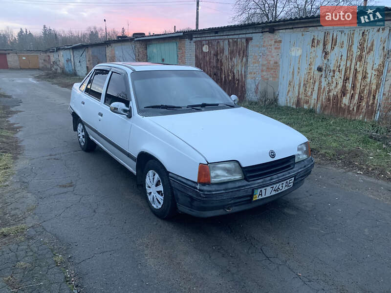 Седан Opel Kadett 1987 в Умани