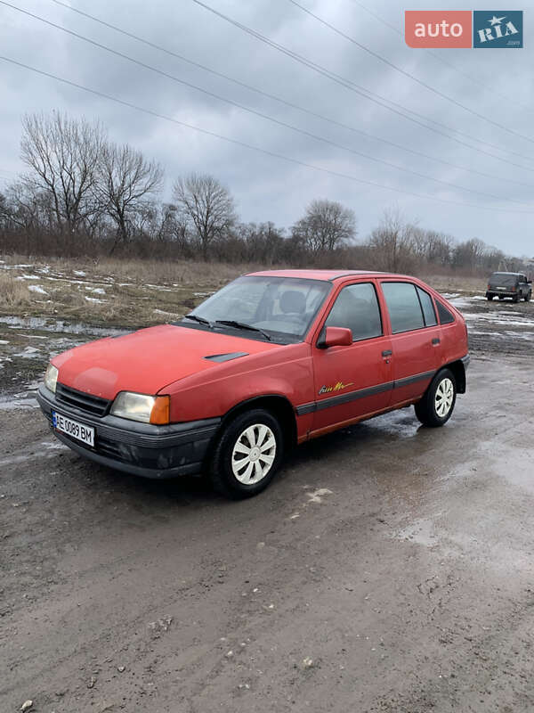 Хэтчбек Opel Kadett 1988 в Синельниково