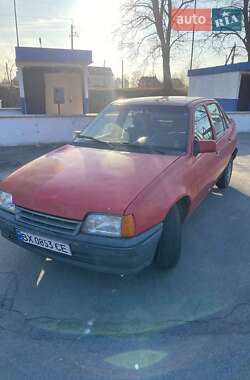 Седан Opel Kadett 1988 в Барановке