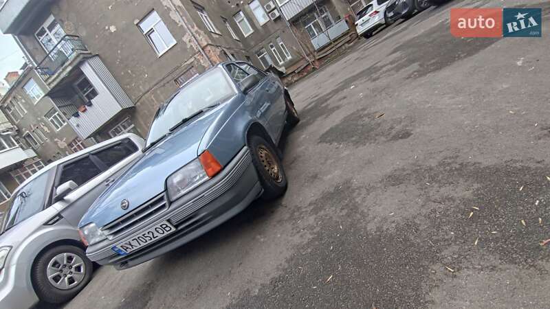 Седан Opel Kadett 1990 в 