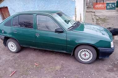 Хэтчбек Opel Kadett 1986 в 