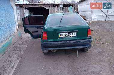 Хэтчбек Opel Kadett 1986 в 