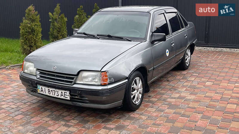 Седан Opel Kadett 1990 в 