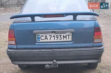Седан Opel Kadett 1987 в Каневі