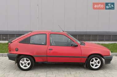 Хэтчбек Opel Kadett 1987 в 