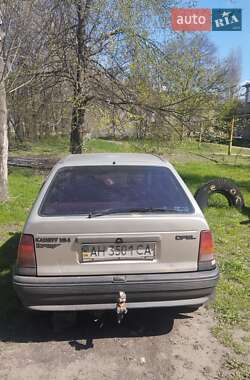 Хэтчбек Opel Kadett 1991 в 