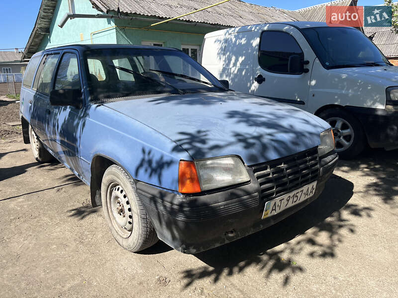 Універсал Opel Kadett 1990 в Городенці