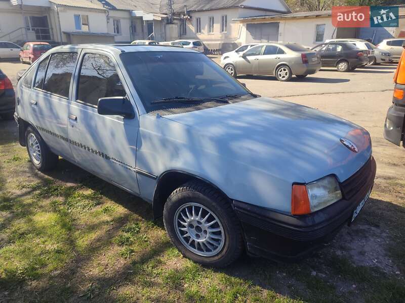 Хетчбек Opel Kadett 1985 в 