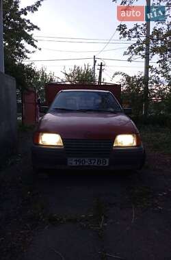 Хетчбек Opel Kadett 1988 в 