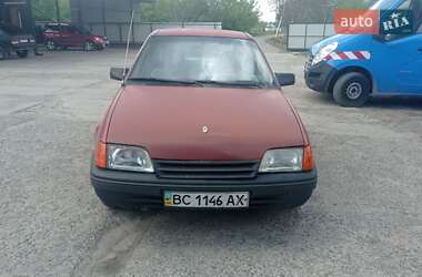 Хэтчбек Opel Kadett 1990 в Владимире