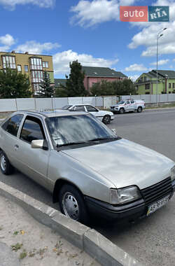 Хэтчбек Opel Kadett 1988 в Виннице