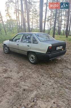 Седан Opel Kadett 1987 в Краснокутську
