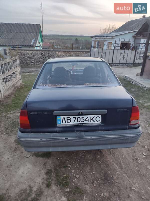 Седан Opel Kadett 1990 в Мурафе