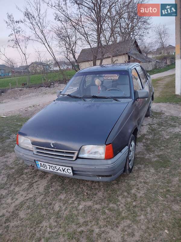 Седан Opel Kadett 1990 в Мурафе