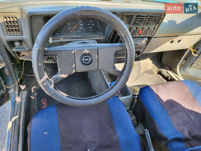 Хетчбек Opel Kadett 1979 в Снігурівці