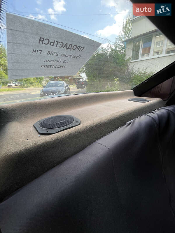 Седан Opel Kadett 1988 в Львове