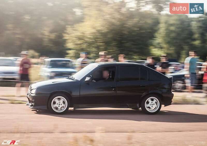 Хэтчбек Opel Kadett 1988 в Вышгороде