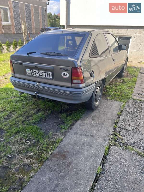 Хэтчбек Opel Kadett 1990 в Львове