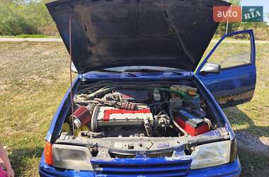 Хэтчбек Opel Kadett 1985 в  фото 6 Хэтчбек Opel Kadett 1985 в
