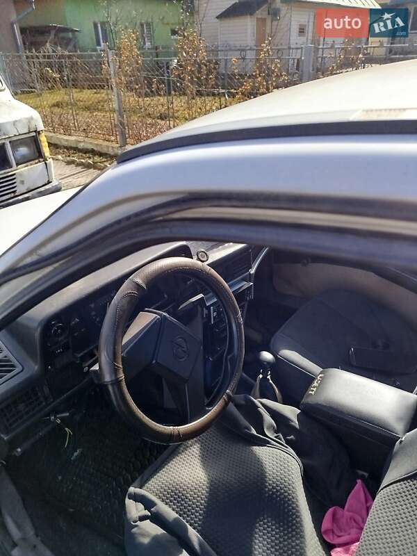 Седан Opel Kadett 1987 в Калуше фото 6 Седан Opel Kadett 1987 в Калуше