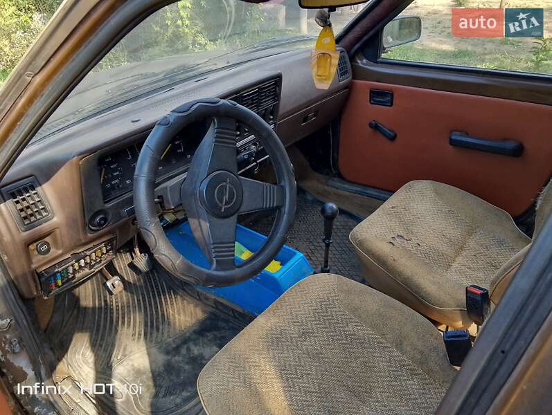 Хэтчбек Opel Kadett 1982 в Краматорске фото 5 Хэтчбек Opel Kadett 1982 в Краматорске
