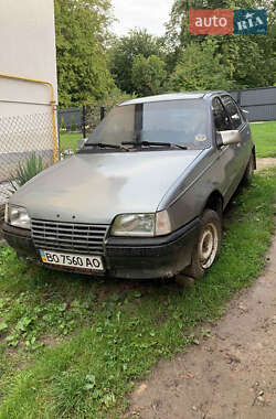 Хэтчбек Opel Kadett 1985 в Бережанах